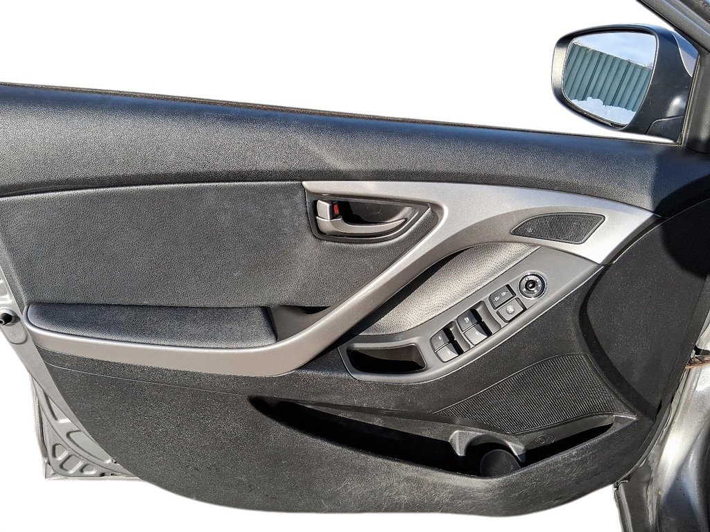 2013 Hyundai Elantra GLS at in Stratford, Ontario - 11 - w1024h768px