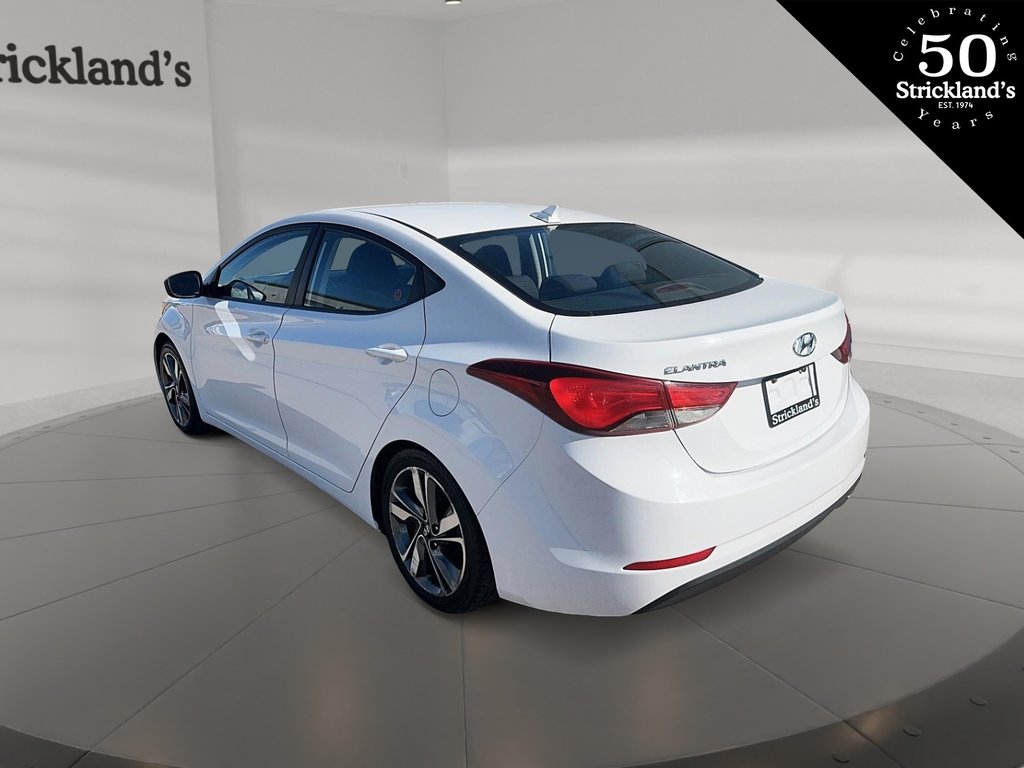 2015  Elantra GL 6sp in Stratford, Ontario - 4 - w1024h768px