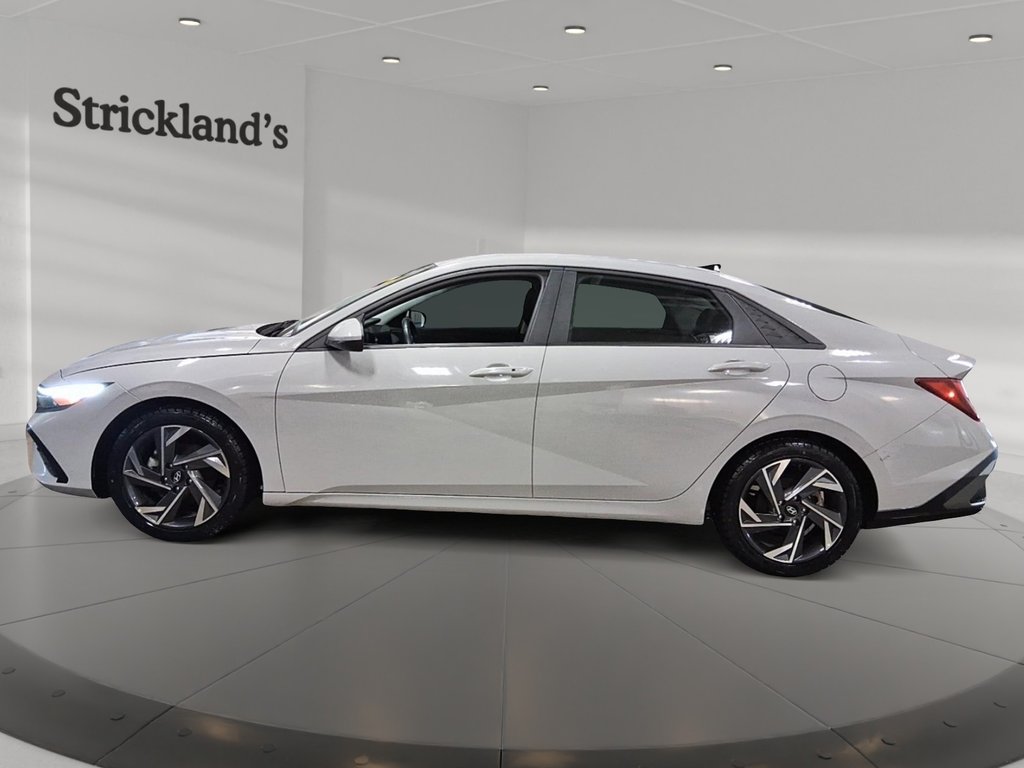 2024 Hyundai Elantra Preferred IVT w/Tech Pkg in Stratford, Ontario - 5 - w1024h768px