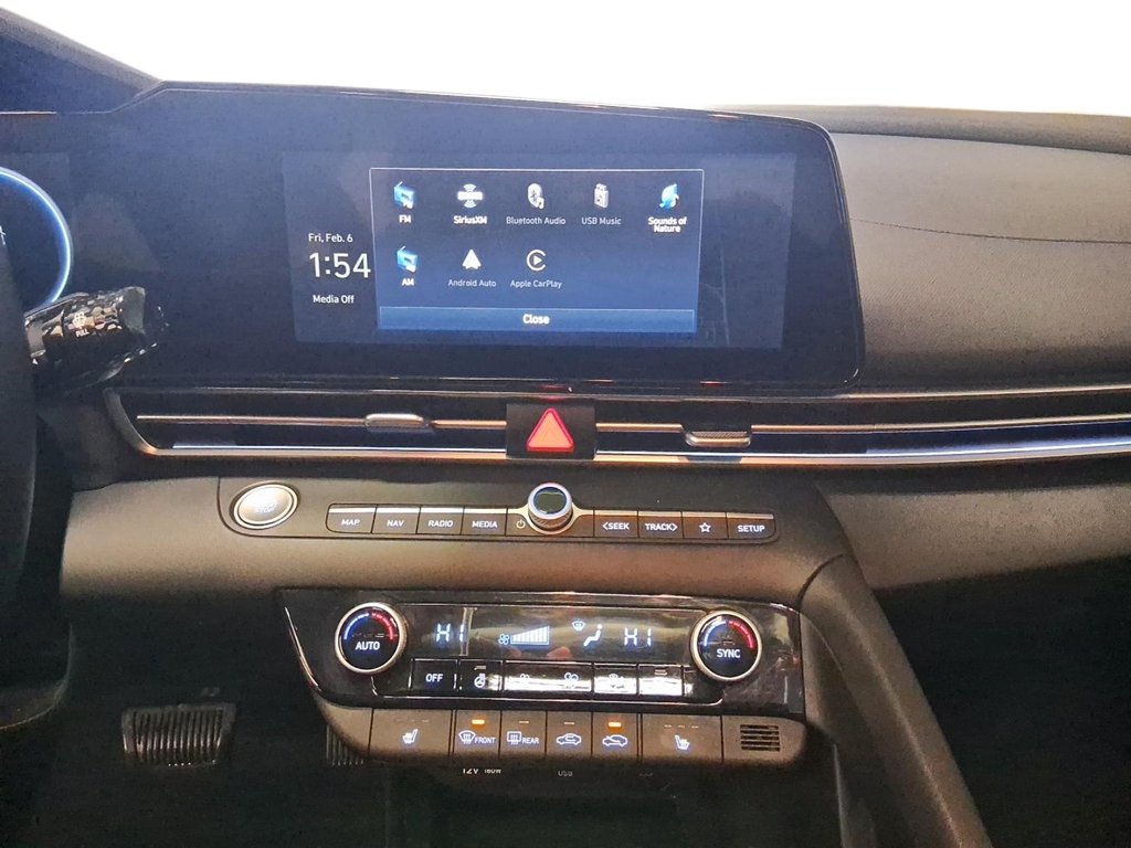 2024 Hyundai Elantra Preferred IVT w/Tech Pkg in Stratford, Ontario - 15 - w1024h768px