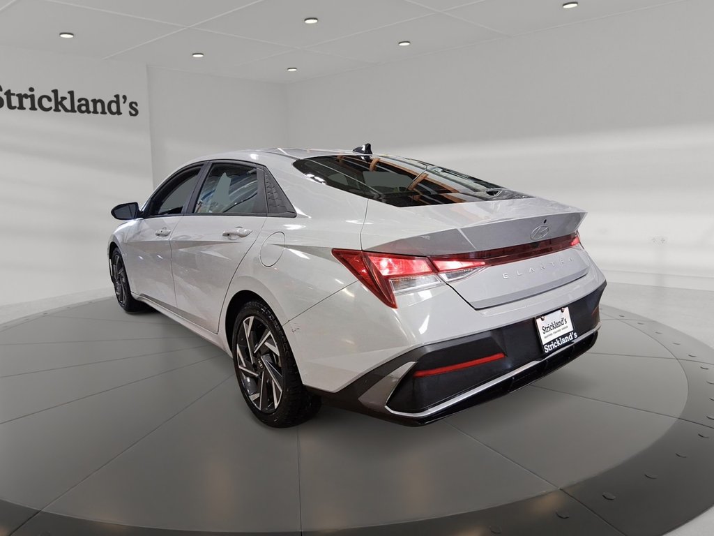 2024 Hyundai Elantra Preferred IVT w/Tech Pkg in Stratford, Ontario - 4 - w1024h768px