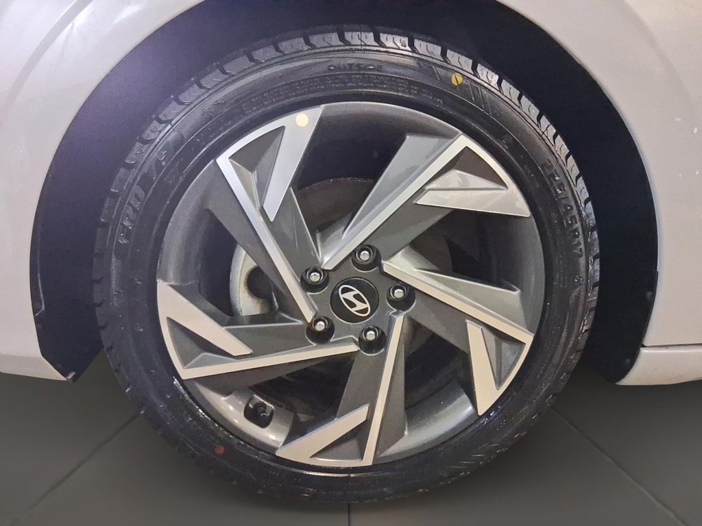 2024 Hyundai Elantra Preferred IVT w/Tech Pkg in Stratford, Ontario - 7 - w1024h768px