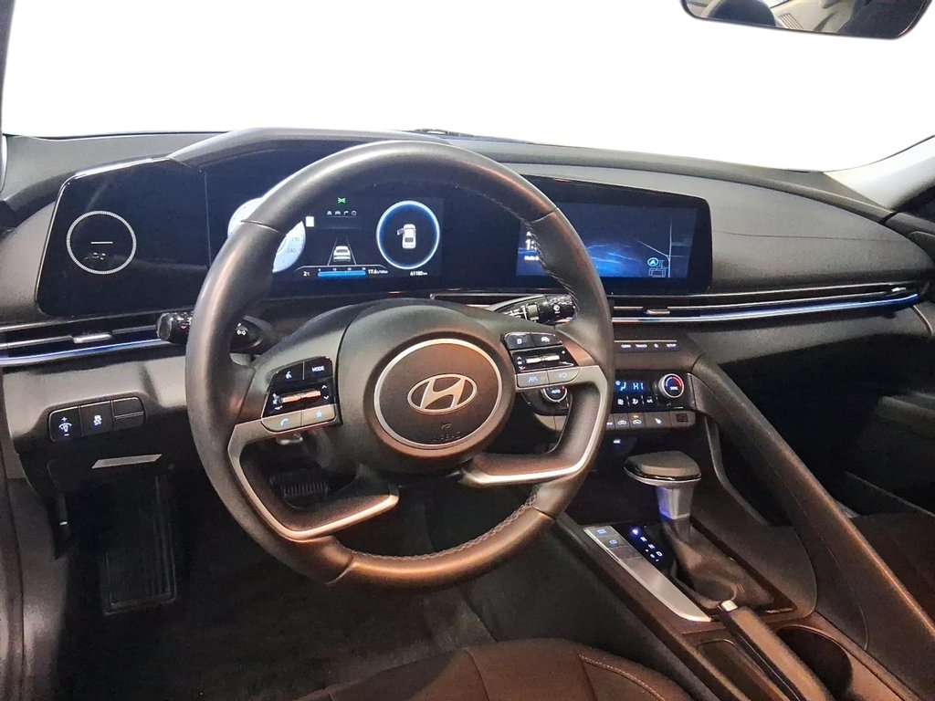 2024 Hyundai Elantra Preferred IVT w/Tech Pkg in Stratford, Ontario - 10 - w1024h768px