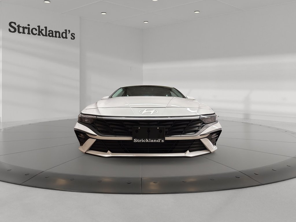 2024 Hyundai Elantra Preferred IVT w/Tech Pkg in Stratford, Ontario - 2 - w1024h768px