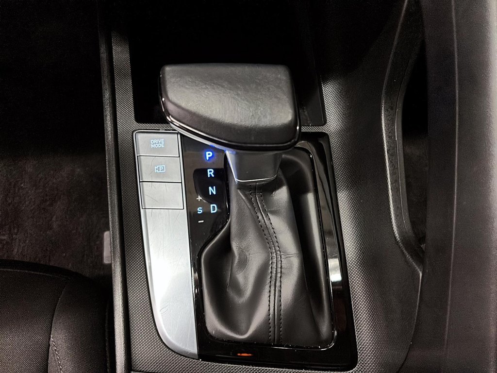 2024 Hyundai Elantra Preferred IVT w/Tech Pkg in Stratford, Ontario - 15 - w1024h768px