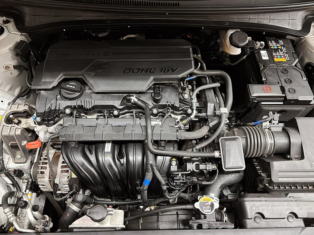 2024 Hyundai Elantra Essential IVT in Stratford, Ontario - 7 - w1024h768px