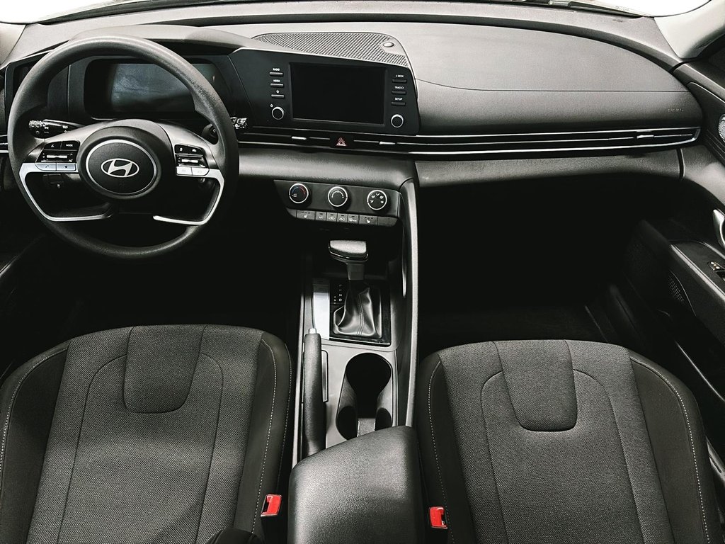 2024 Hyundai Elantra Essential IVT in Stratford, Ontario - 9 - w1024h768px