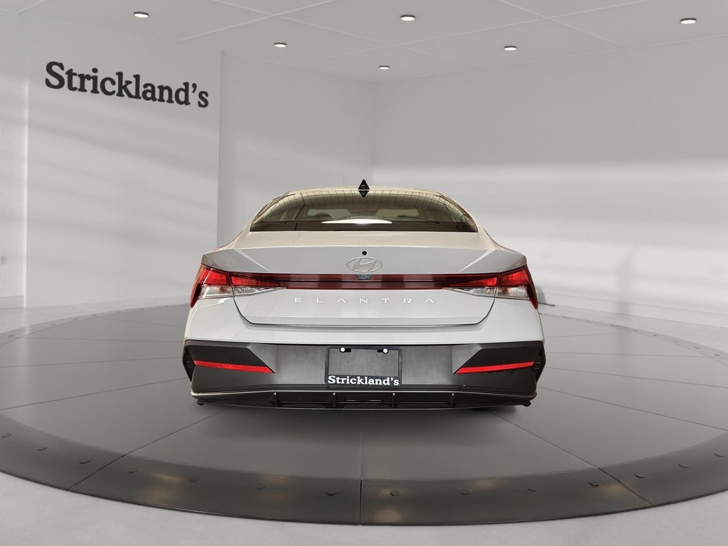 2024 Hyundai Elantra Essential IVT in Stratford, Ontario - 3 - w1024h768px