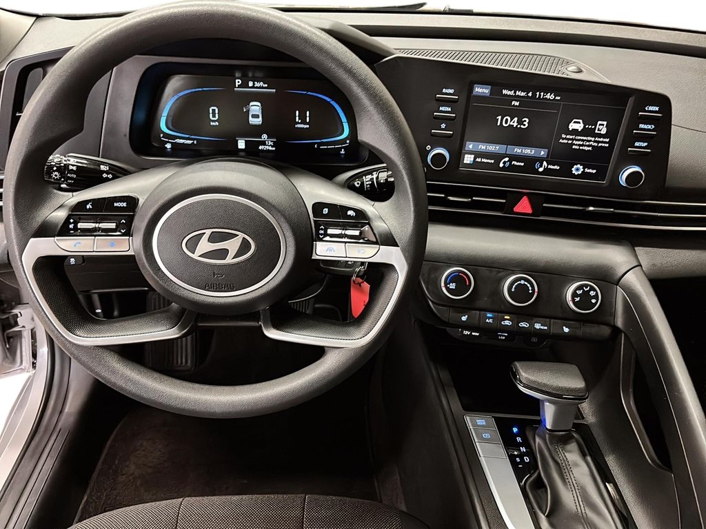 2024 Hyundai Elantra Essential IVT in Stratford, Ontario - 13 - w1024h768px