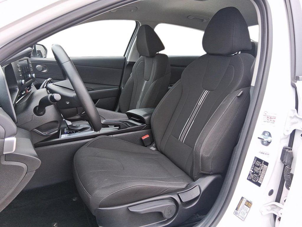 2025 Hyundai Elantra Preferred IVT in Stratford, Ontario - 8 - w1024h768px
