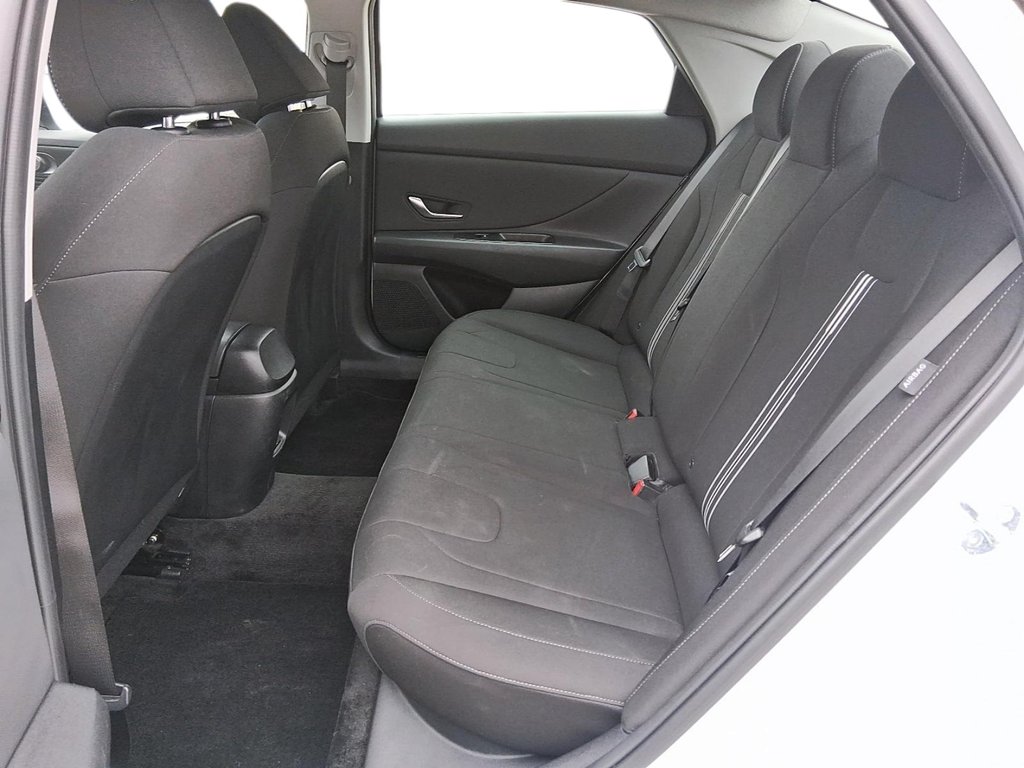 2025 Hyundai Elantra Preferred IVT in Stratford, Ontario - 9 - w1024h768px