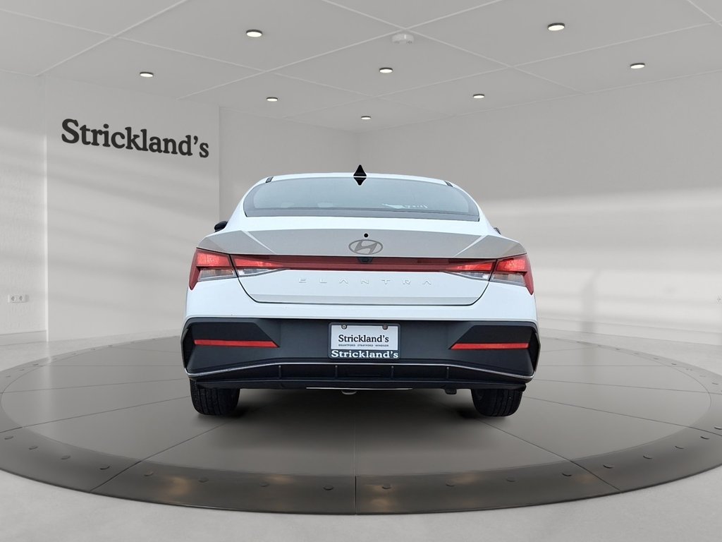 2025 Hyundai Elantra Preferred IVT in Stratford, Ontario - 3 - w1024h768px