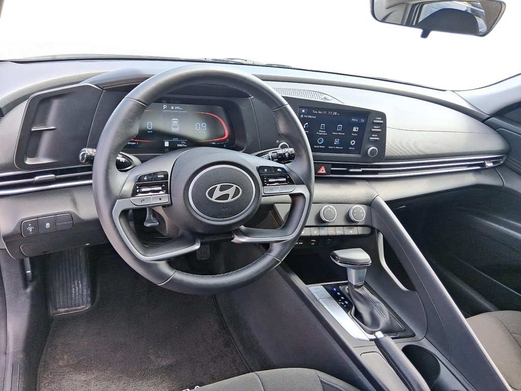 2025 Hyundai Elantra Preferred IVT in Stratford, Ontario - 10 - w1024h768px
