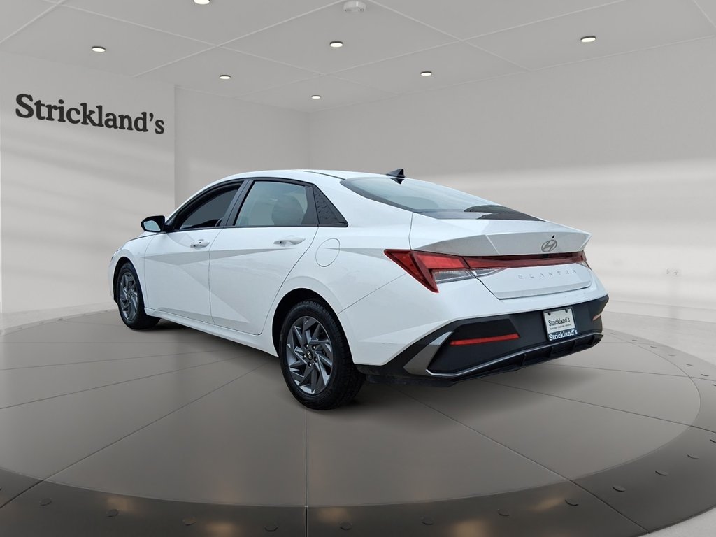 2025 Hyundai Elantra Preferred IVT in Stratford, Ontario - 4 - w1024h768px
