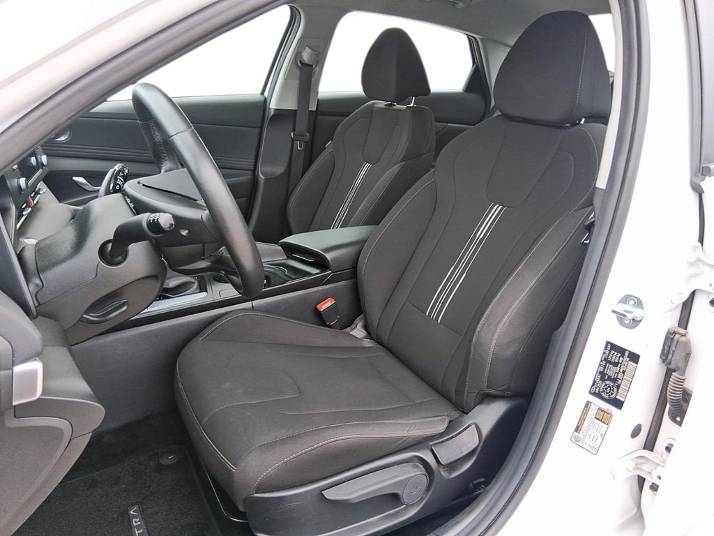 2025 Hyundai Elantra Preferred IVT in Stratford, Ontario - 8 - w1024h768px