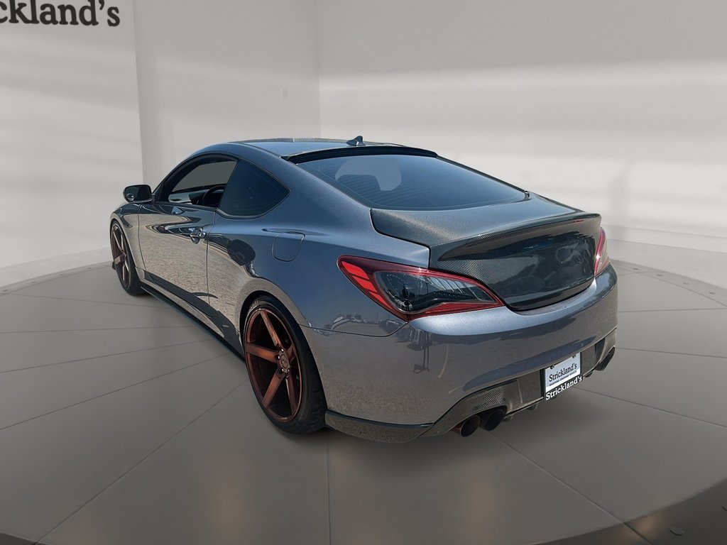 2015 Hyundai Genesis Coupe 3.8L R-Spec in Stratford, Ontario - 4 - w1024h768px