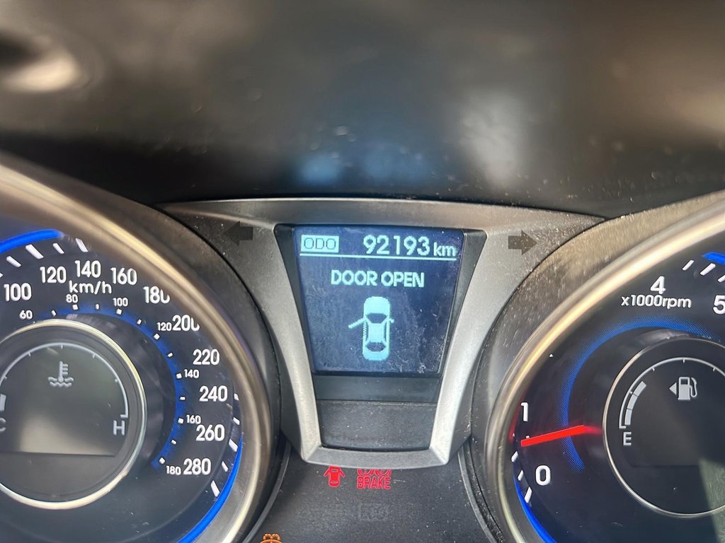 2015 Hyundai Genesis Coupe 3.8L R-Spec in Stratford, Ontario - 11 - w1024h768px