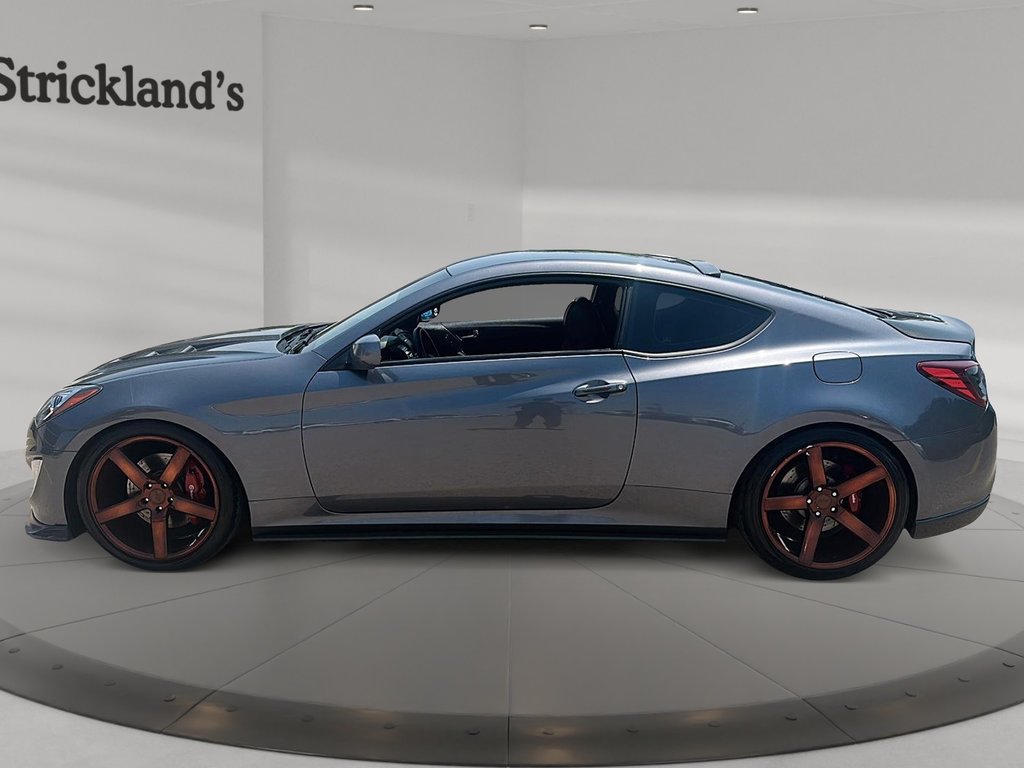 2015 Hyundai Genesis Coupe 3.8L R-Spec in Stratford, Ontario - 5 - w1024h768px