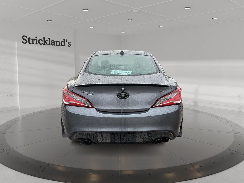 2016 Hyundai Genesis Coupe 3.8L - Premium - M6 in Stratford, Ontario - 3 - w1024h768px