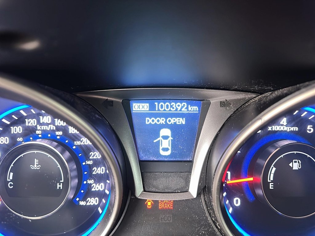 2016 Hyundai Genesis Coupe 3.8L - Premium - M6 in Stratford, Ontario - 11 - w1024h768px