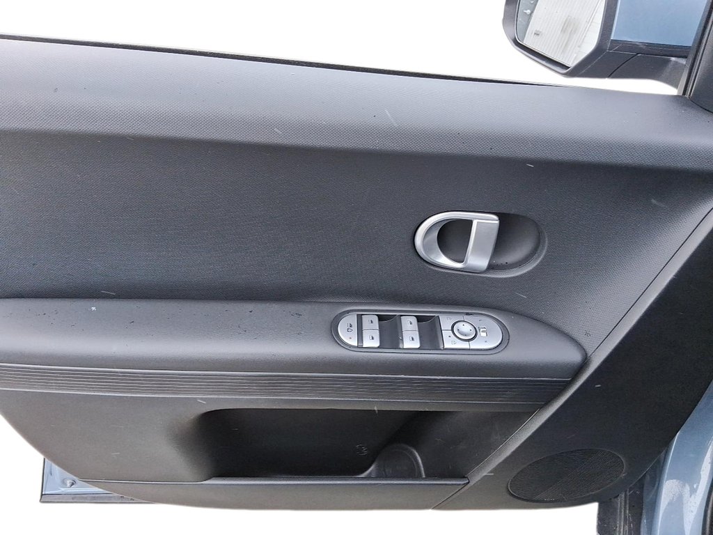2023 Hyundai Ioniq 5 Preferred RWD in Stratford, Ontario - 11 - w1024h768px