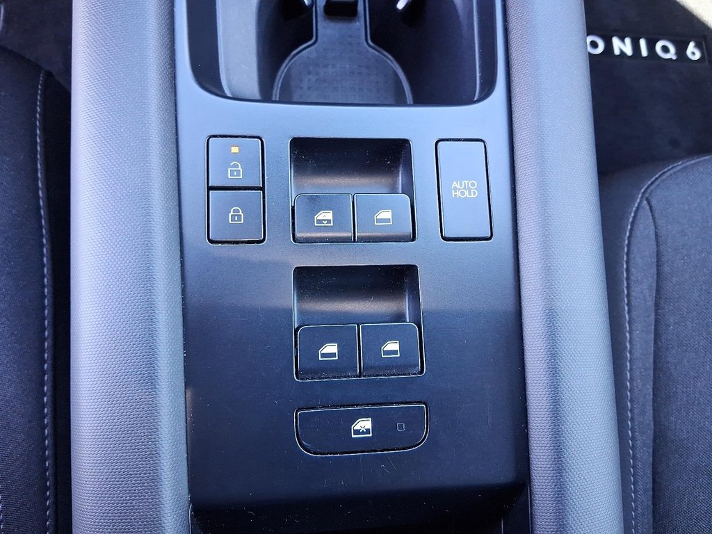 2024 Hyundai Ioniq 6 Preferred AWD Long Range in Stratford, Ontario - 11 - w1024h768px