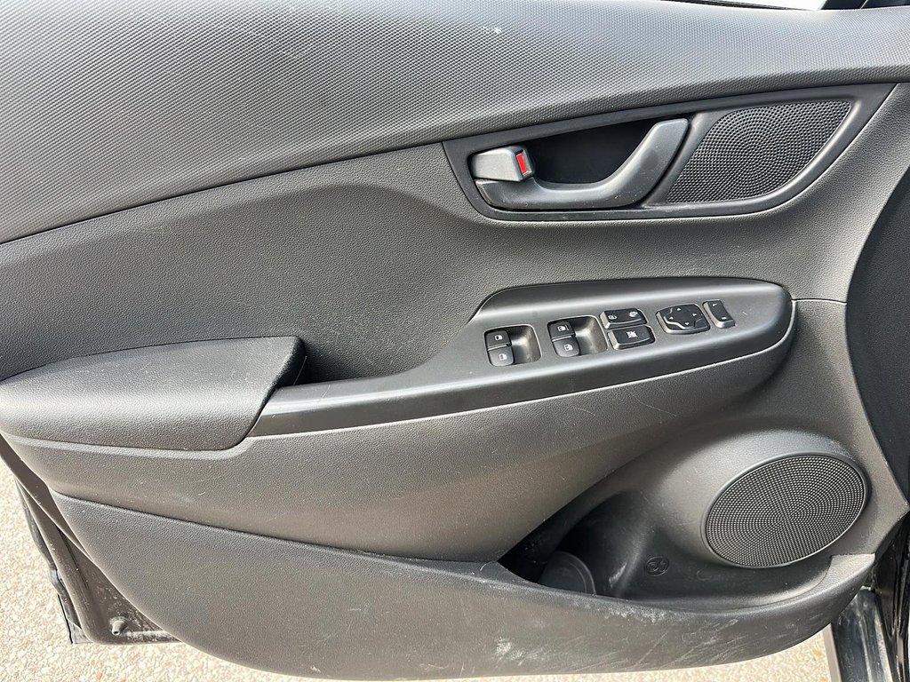 2020 Hyundai Kona 1.6T AWD Trend in Stratford, Ontario - 10 - w1024h768px