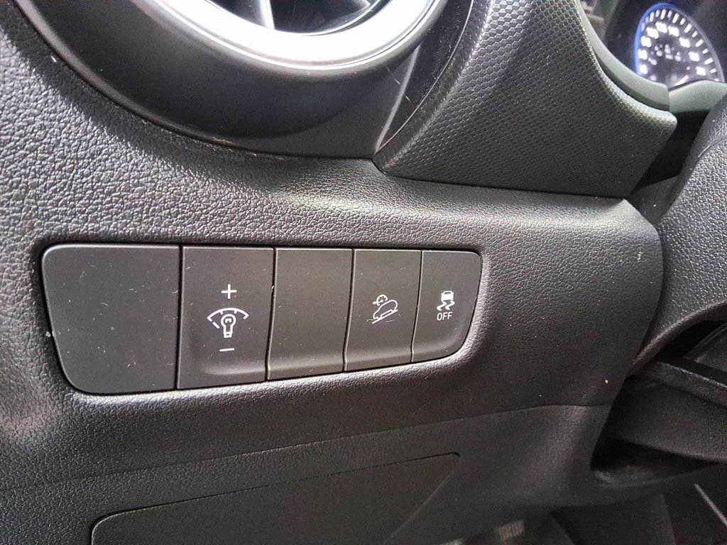 2023 Hyundai Kona 2.0L AWD Preferred in Stratford, Ontario - 18 - w1024h768px