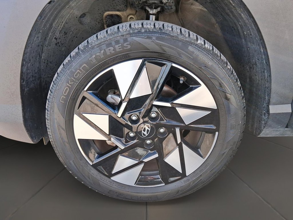 2024 Hyundai Kona 2.0L Preferred AWD in Stratford, Ontario - 8 - w1024h768px
