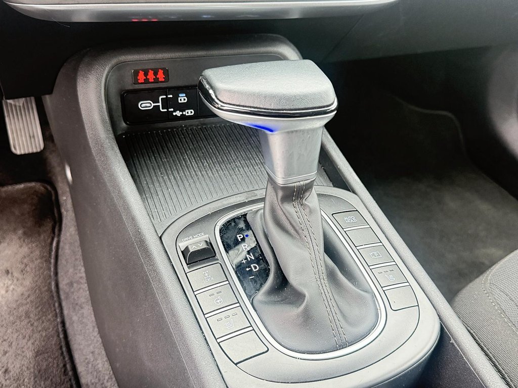 2025 Hyundai Kona 2.0L Preferred AWD in Stratford, Ontario - 14 - w1024h768px