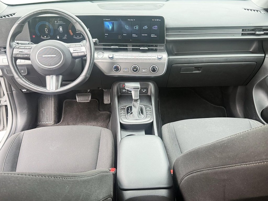 2025 Hyundai Kona 2.0L Preferred AWD in Stratford, Ontario - 9 - w1024h768px