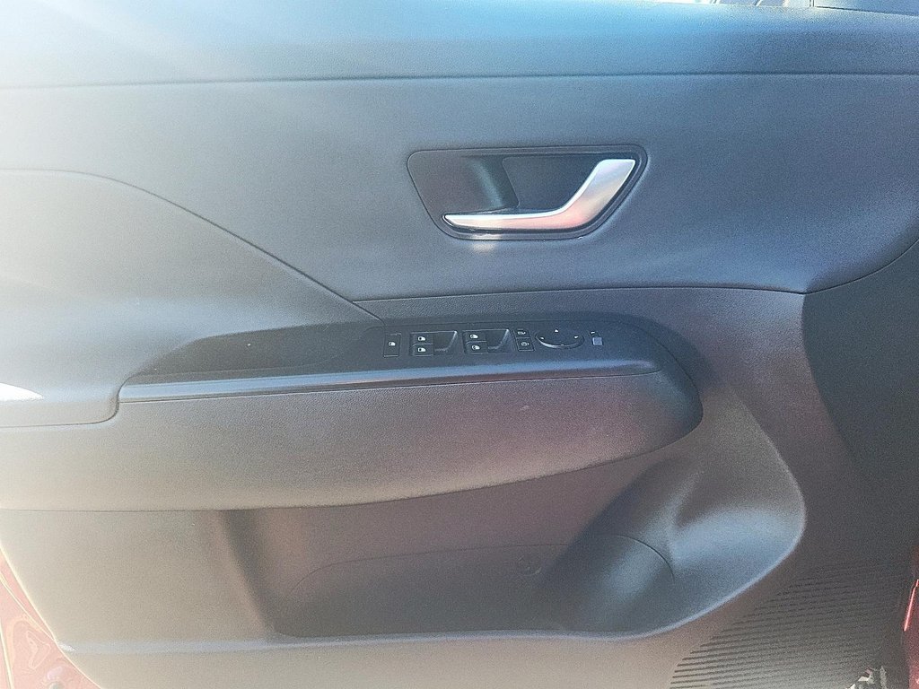 2025 Hyundai Kona 2.0L Preferred AWD w/Trend Package in Stratford, Ontario - 10 - w1024h768px