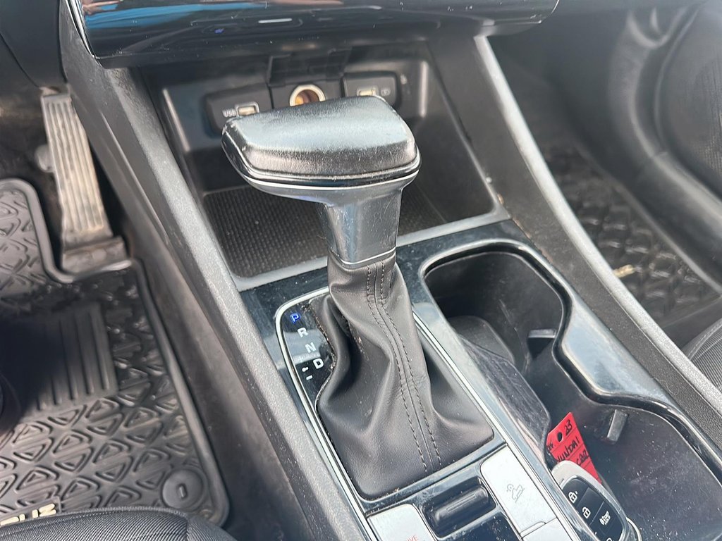 2023 Hyundai Santa Cruz Preferred AWD 2.5T DCT in Stratford, Ontario - 13 - w1024h768px