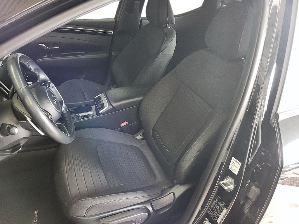 2024 Hyundai Santa Cruz Preferred AWD in Stratford, Ontario - 8 - w1024h768px