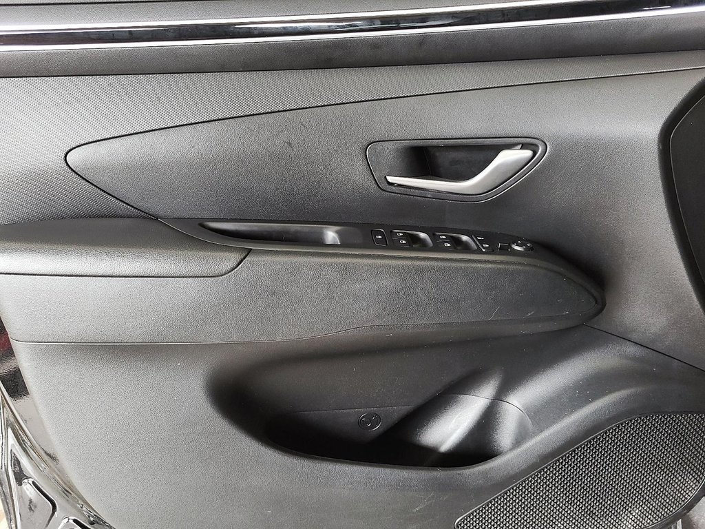 2024 Hyundai Santa Cruz Preferred AWD in Stratford, Ontario - 10 - w1024h768px