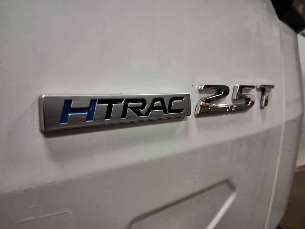 2024 Hyundai Santa Cruz Preferred AWD in Stratford, Ontario - 6 - w1024h768px