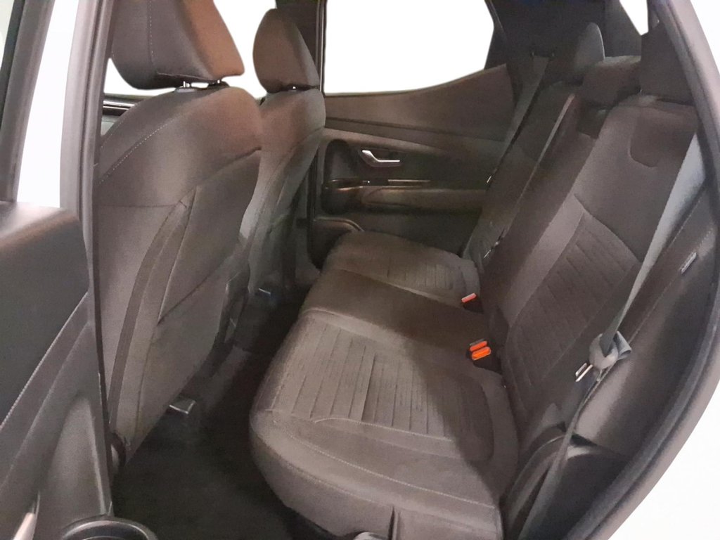 2024 Hyundai Santa Cruz Preferred AWD in Stratford, Ontario - 9 - w1024h768px