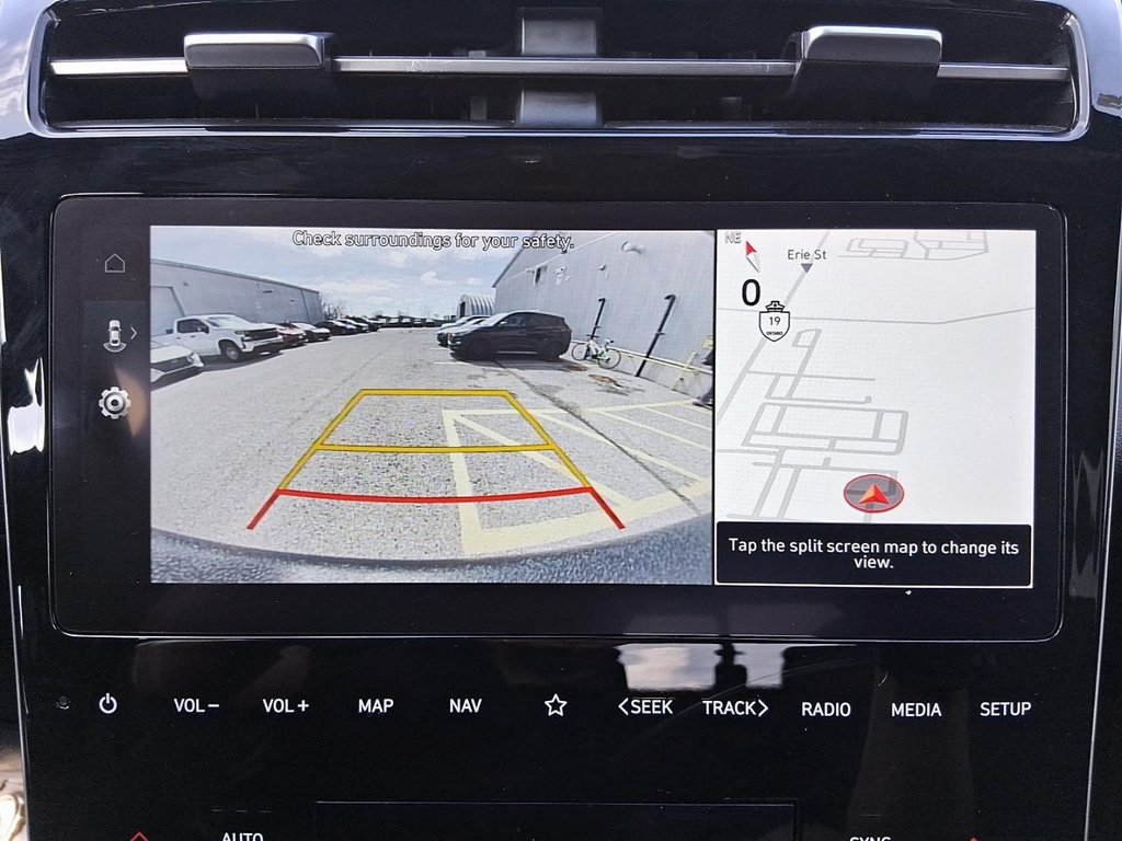 2024 Hyundai Santa Cruz Preferred AWD in Stratford, Ontario - 20 - w1024h768px