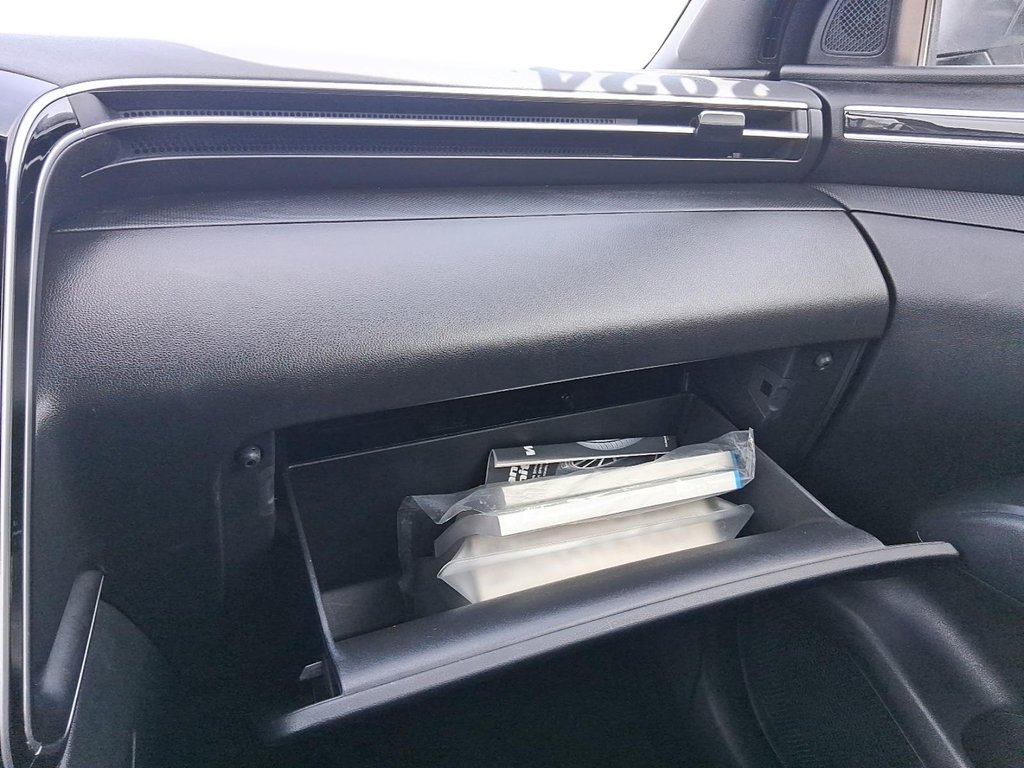 2024 Hyundai Santa Cruz Preferred AWD in Stratford, Ontario - 16 - w1024h768px