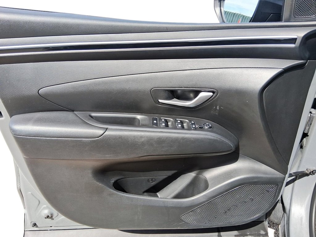 2024 Hyundai Santa Cruz Preferred AWD in Stratford, Ontario - 11 - w1024h768px