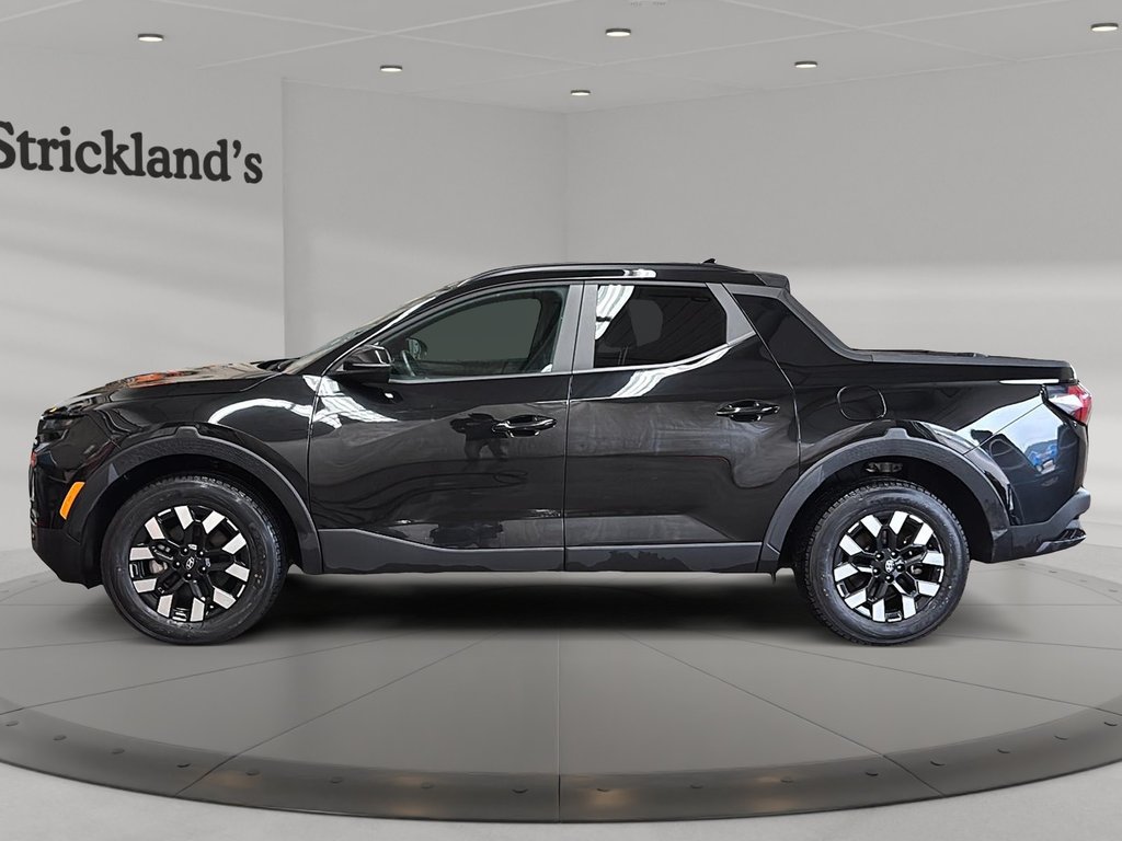2025 Hyundai Santa Cruz Preferred AWD in Stratford, Ontario - 5 - w1024h768px