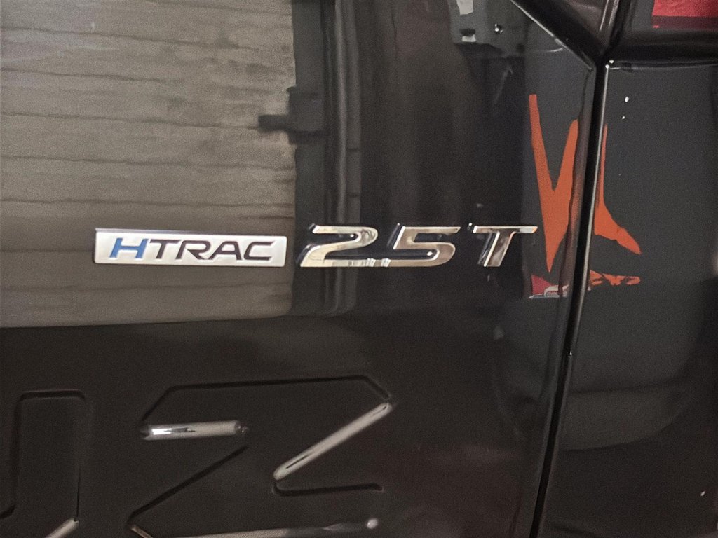 2025 Hyundai Santa Cruz Preferred AWD in Stratford, Ontario - 6 - w1024h768px