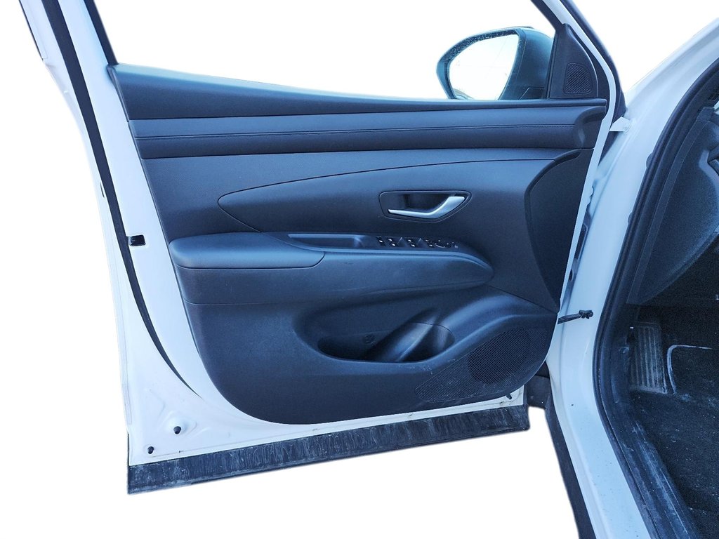 2025 Hyundai Santa Cruz Preferred AWD in Stratford, Ontario - 9 - w1024h768px