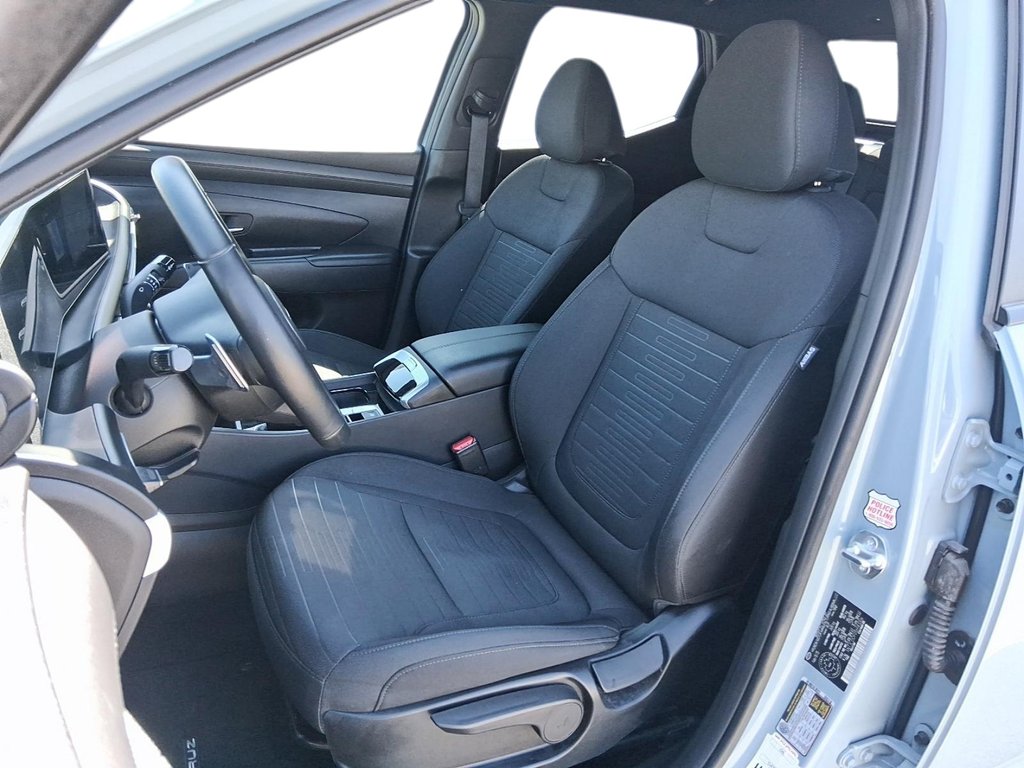 2025 Hyundai Santa Cruz Preferred AWD in Stratford, Ontario - 8 - w1024h768px