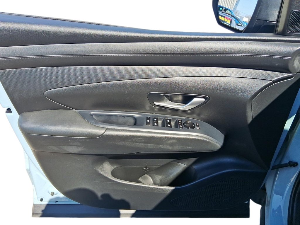 2025 Hyundai Santa Cruz Preferred AWD in Stratford, Ontario - 11 - w1024h768px