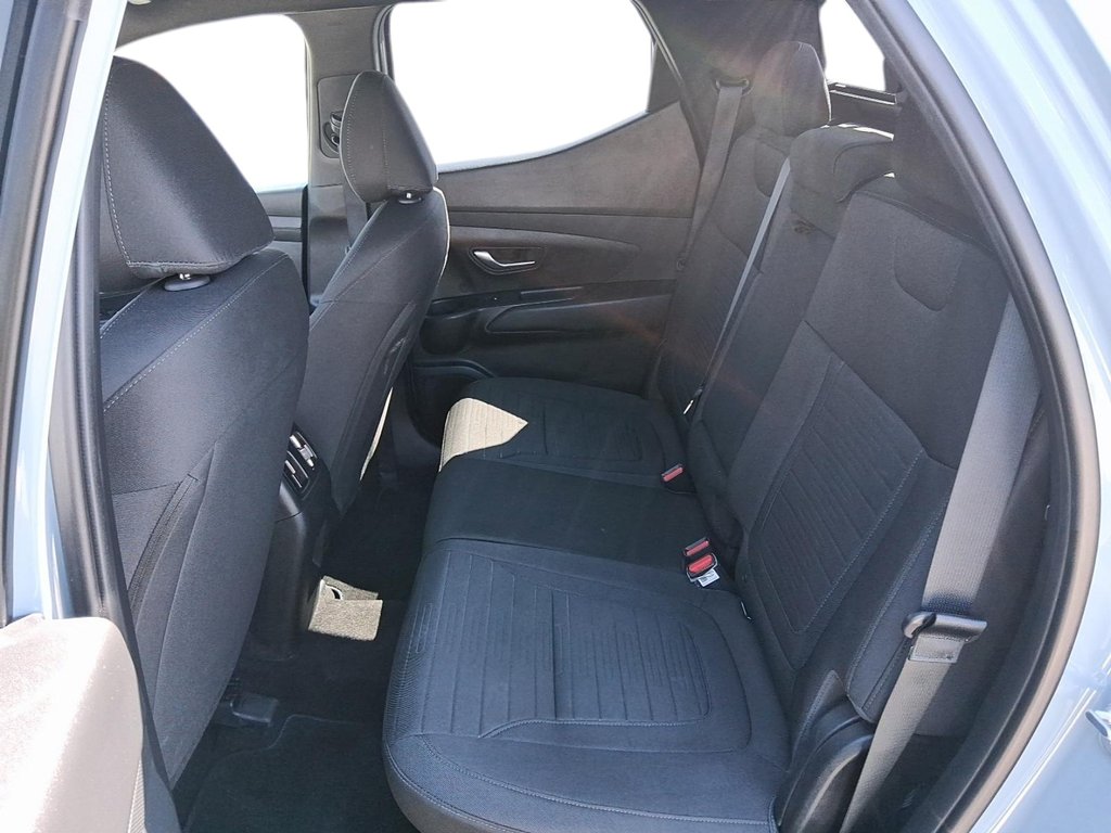 2025 Hyundai Santa Cruz Preferred AWD in Stratford, Ontario - 9 - w1024h768px