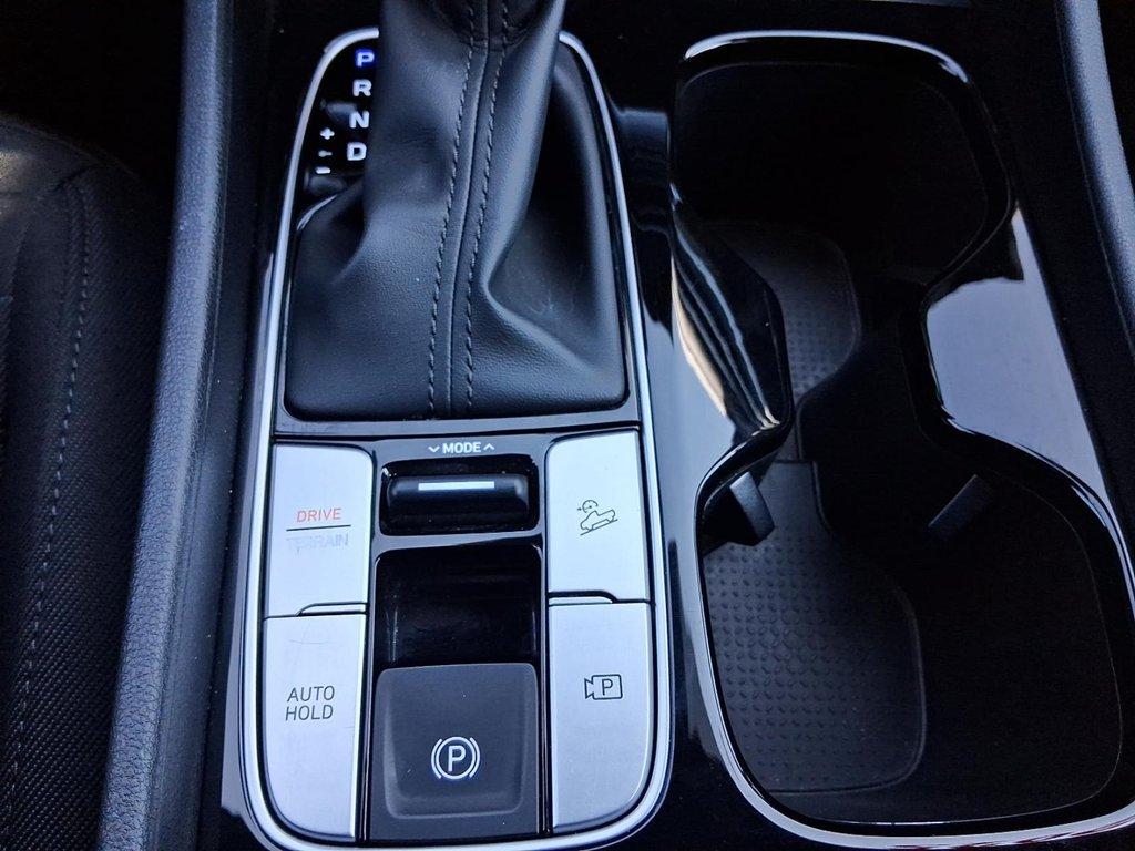 2025 Hyundai Santa Cruz Preferred AWD in Stratford, Ontario - 17 - w1024h768px