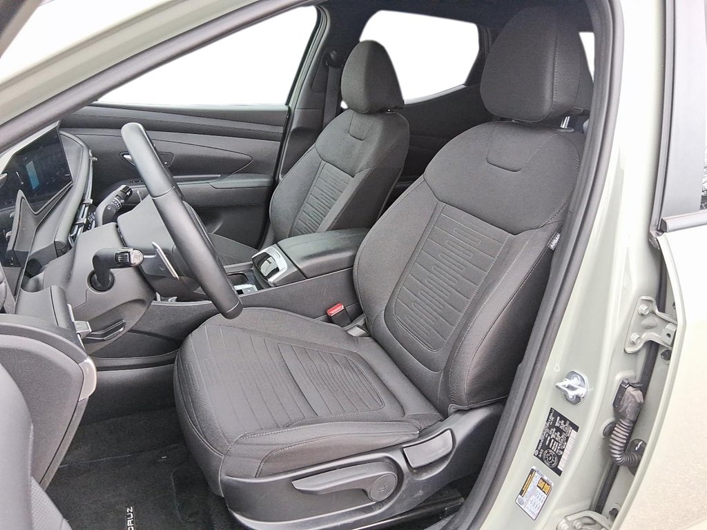 2025 Hyundai Santa Cruz Preferred AWD in Stratford, Ontario - 8 - w1024h768px