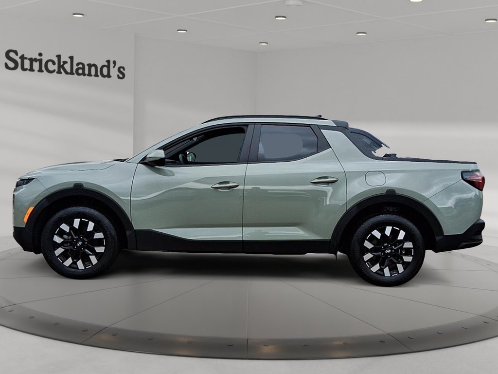 2025 Hyundai Santa Cruz Preferred AWD in Stratford, Ontario - 5 - w1024h768px