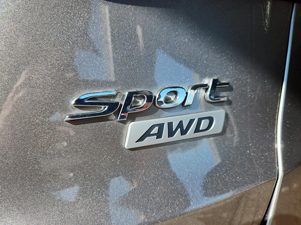 2018  Santa Fe Sport AWD 2.4L SE in Stratford, Ontario - 15 - w1024h768px